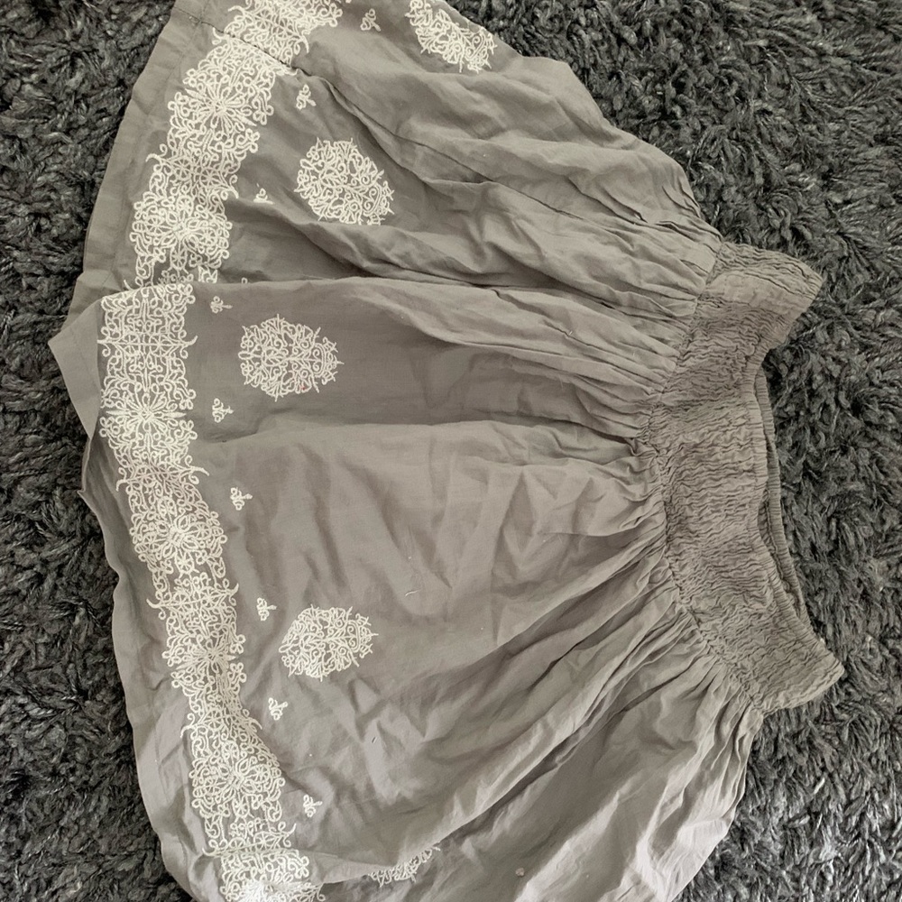 gray skirt